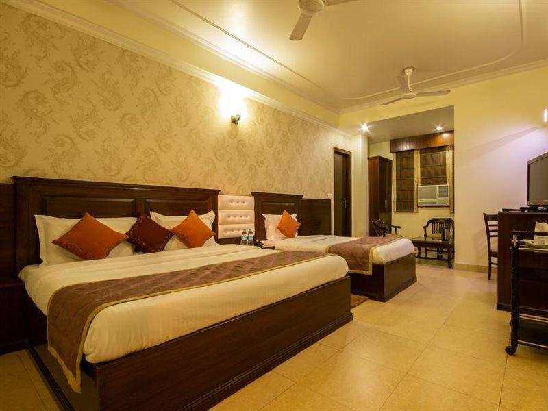Hotel Grand Park Inn Delhi  Buitenkant foto