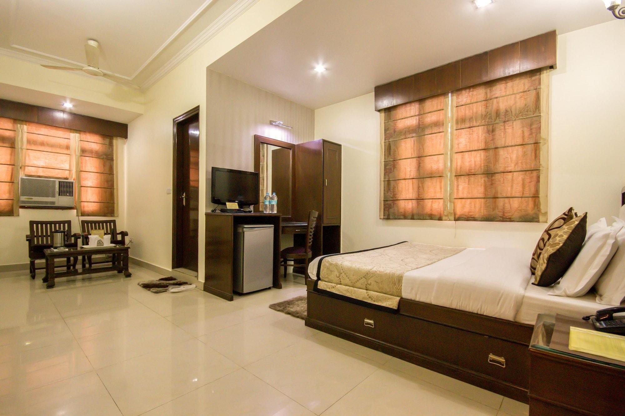 Hotel Grand Park Inn Delhi  Buitenkant foto