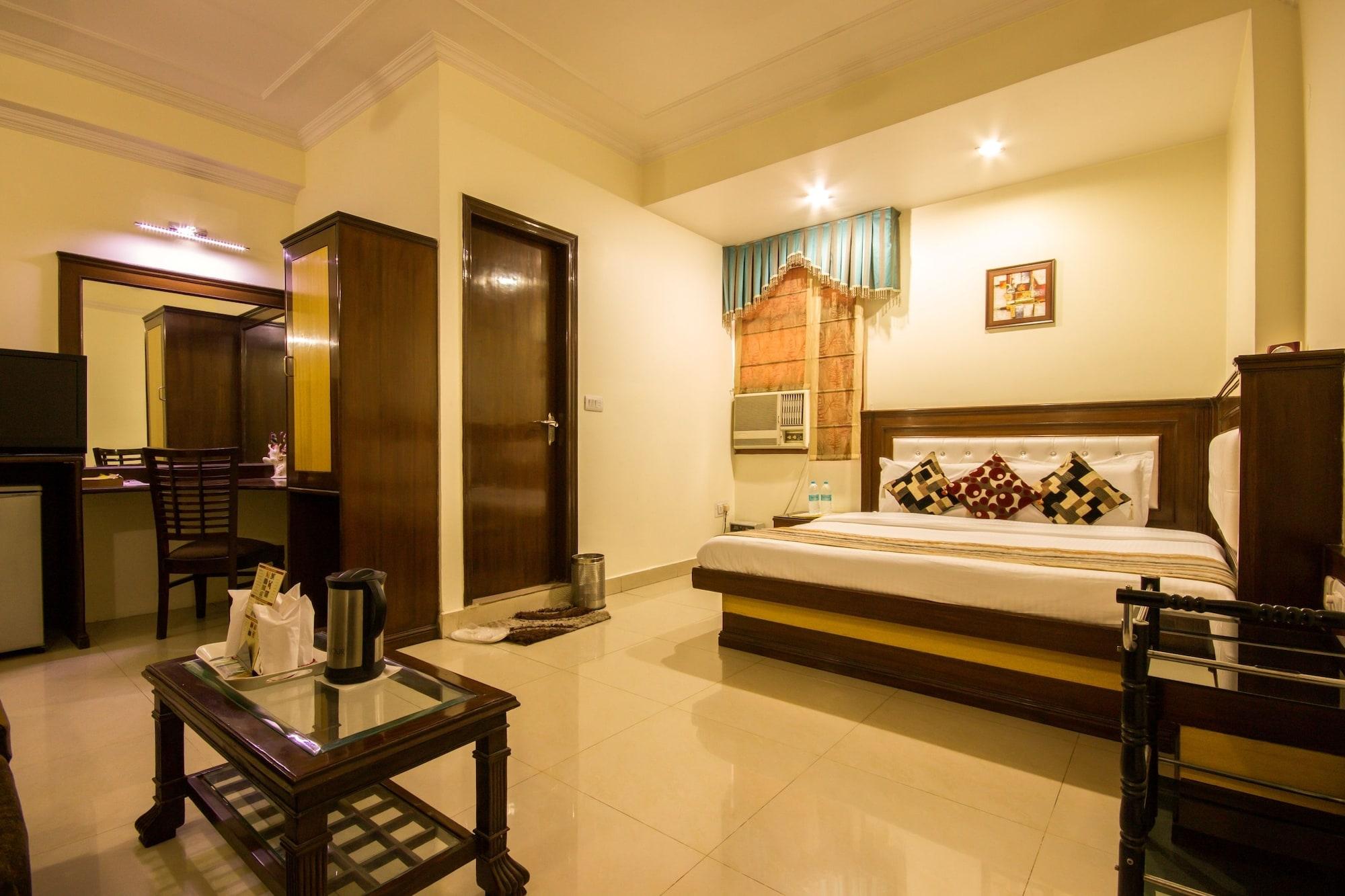 Hotel Grand Park Inn Delhi  Buitenkant foto