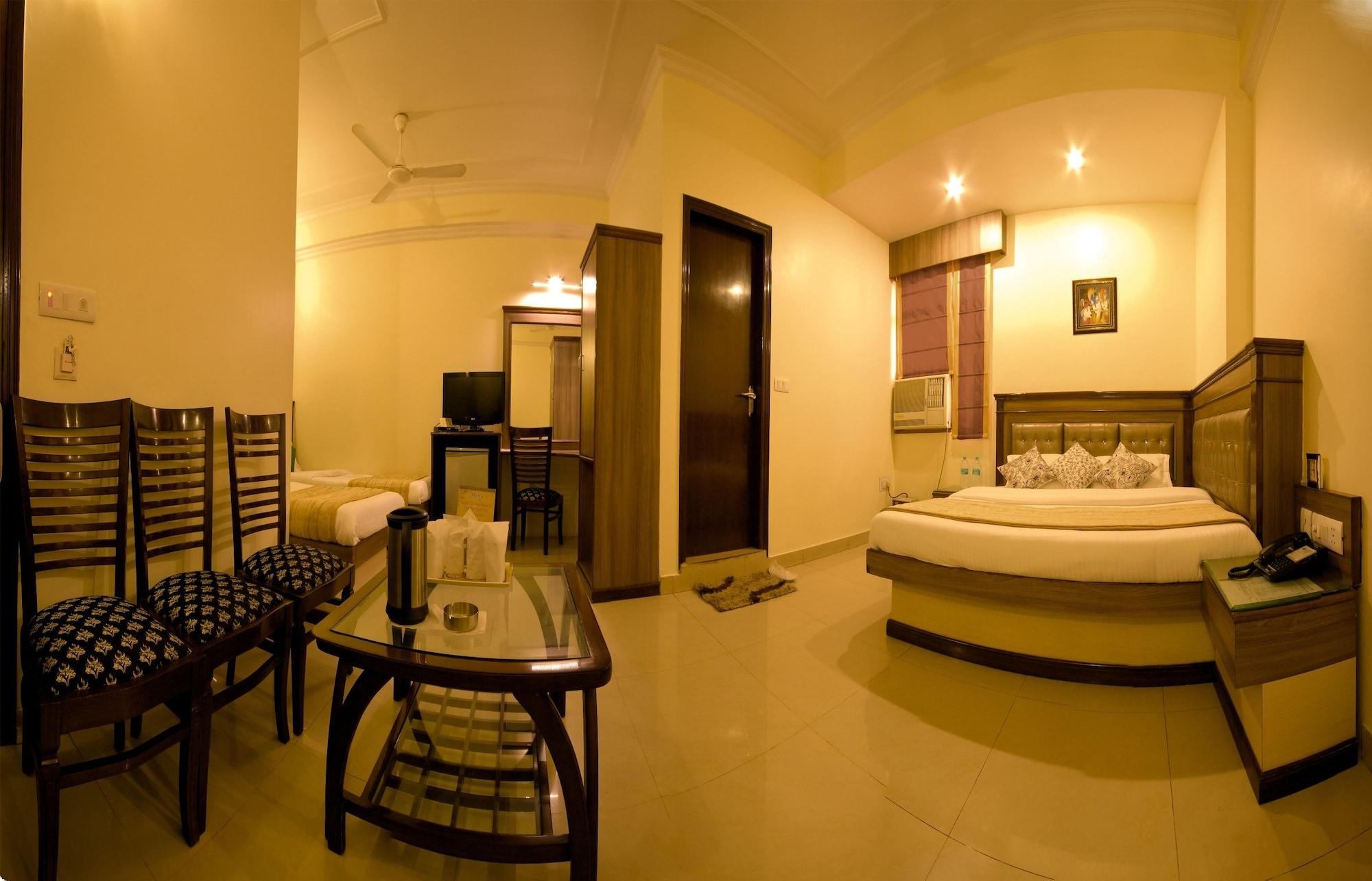 Hotel Grand Park Inn Delhi  Buitenkant foto