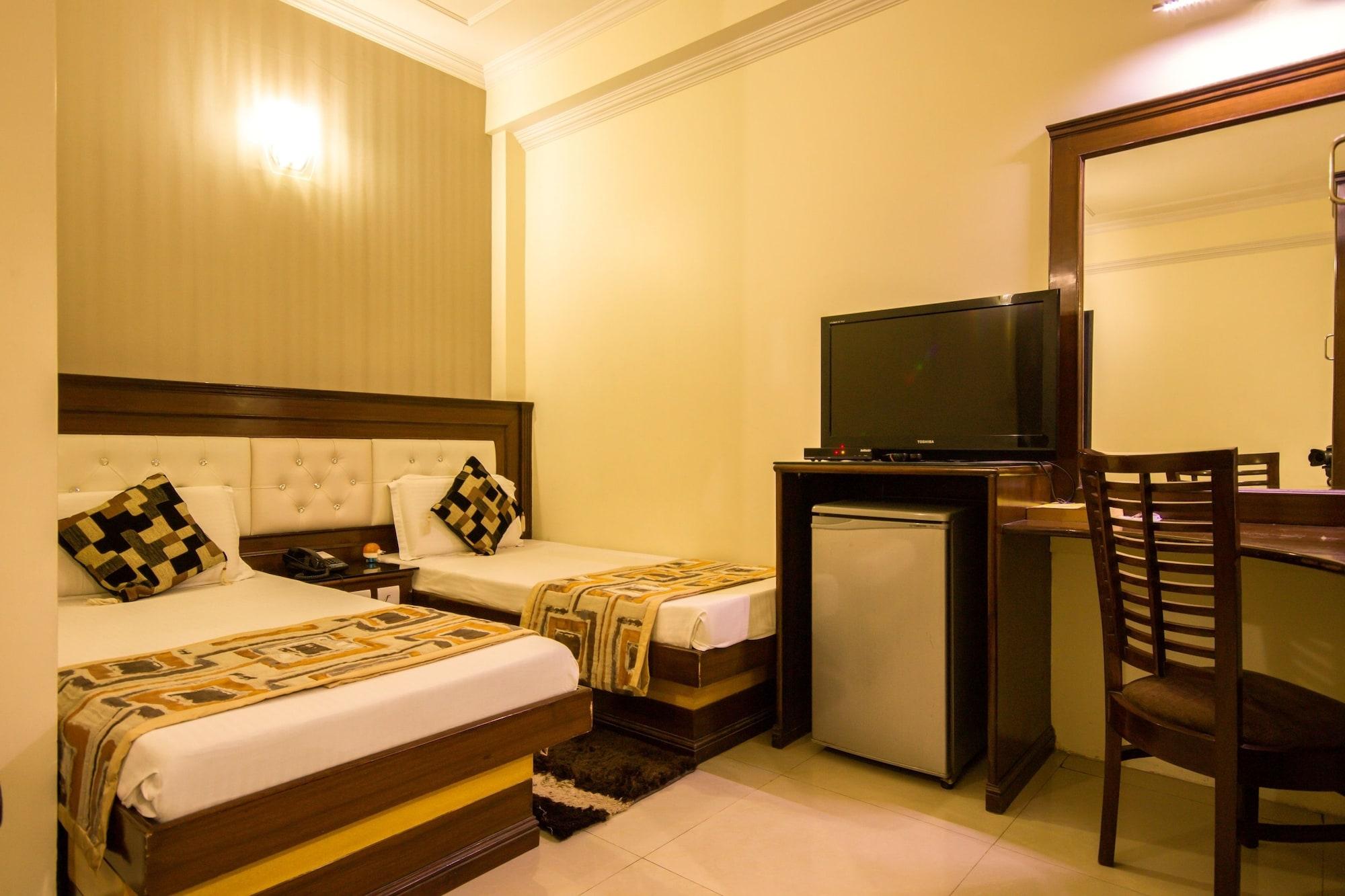 Hotel Grand Park Inn Delhi  Buitenkant foto