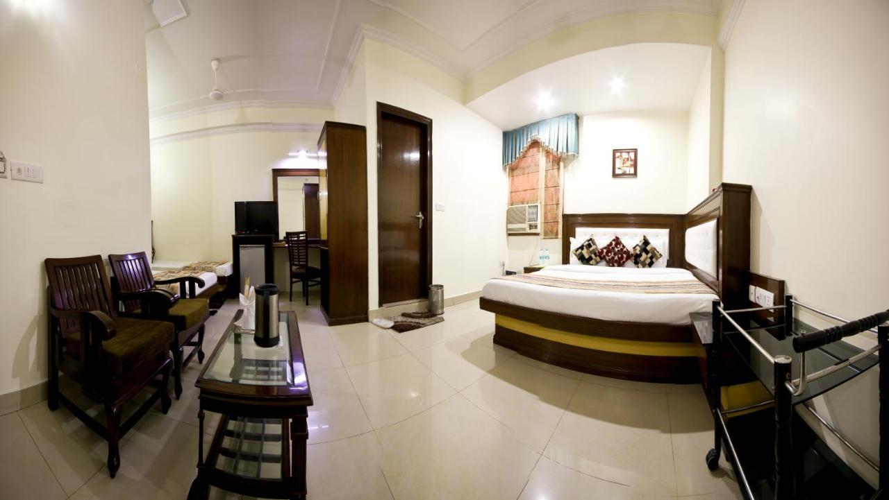 Hotel Grand Park Inn Delhi  Buitenkant foto