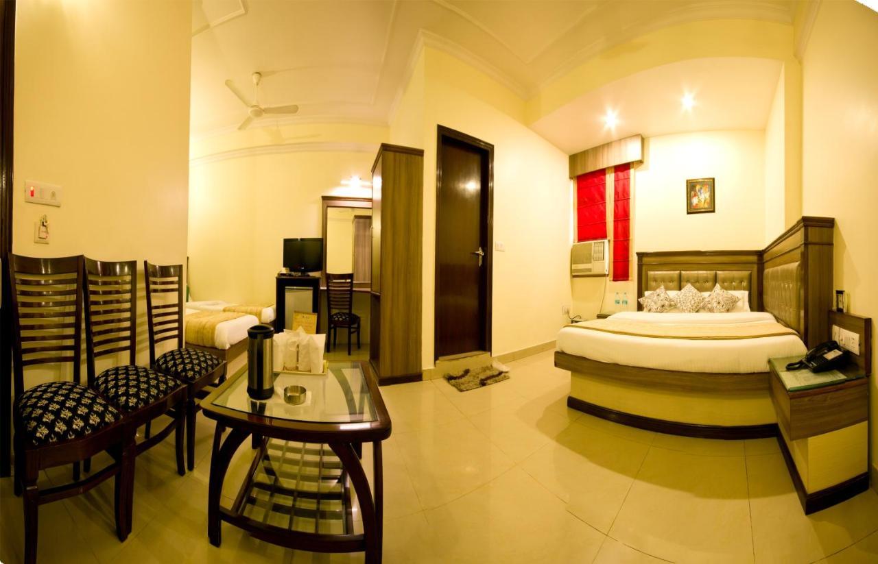 Hotel Grand Park Inn Delhi  Buitenkant foto