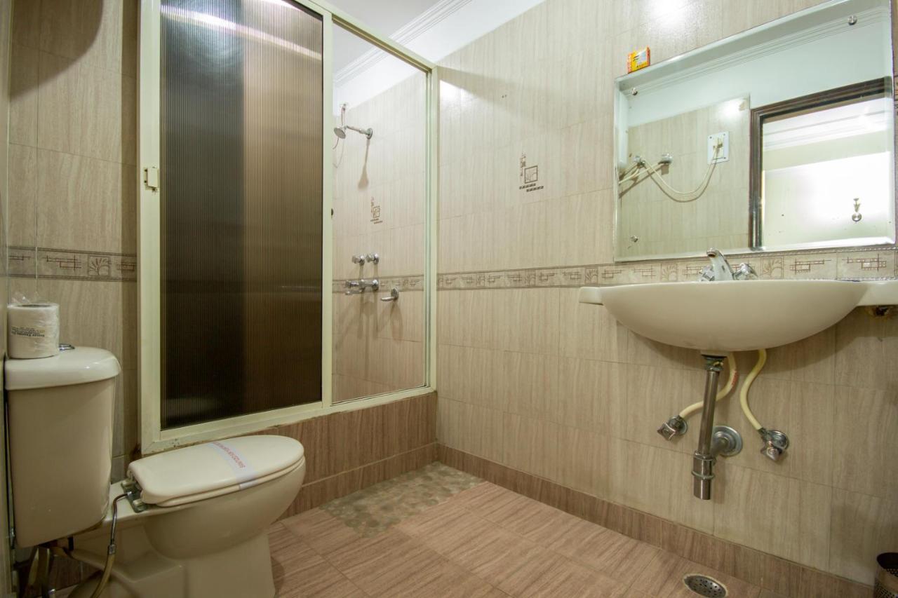 Hotel Grand Park Inn Delhi  Buitenkant foto