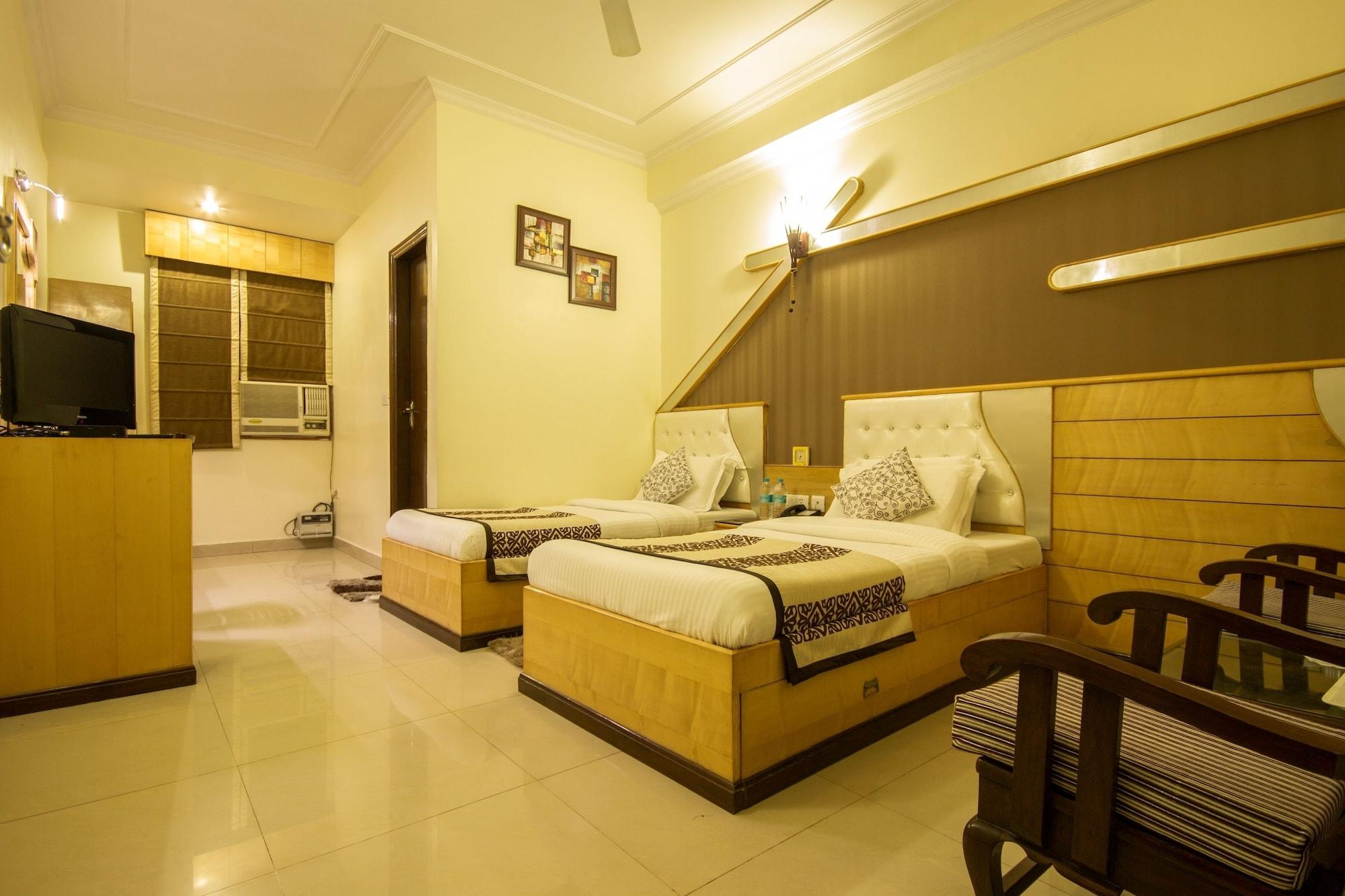 Hotel Grand Park Inn Delhi  Buitenkant foto