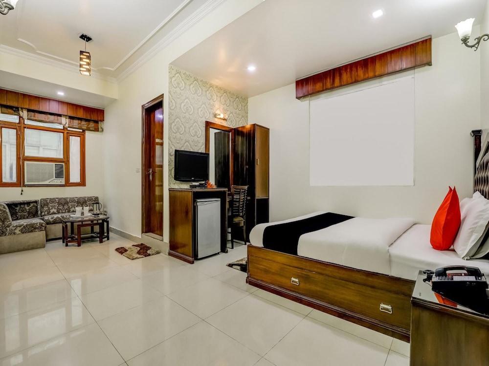 Hotel Grand Park Inn Delhi  Buitenkant foto
