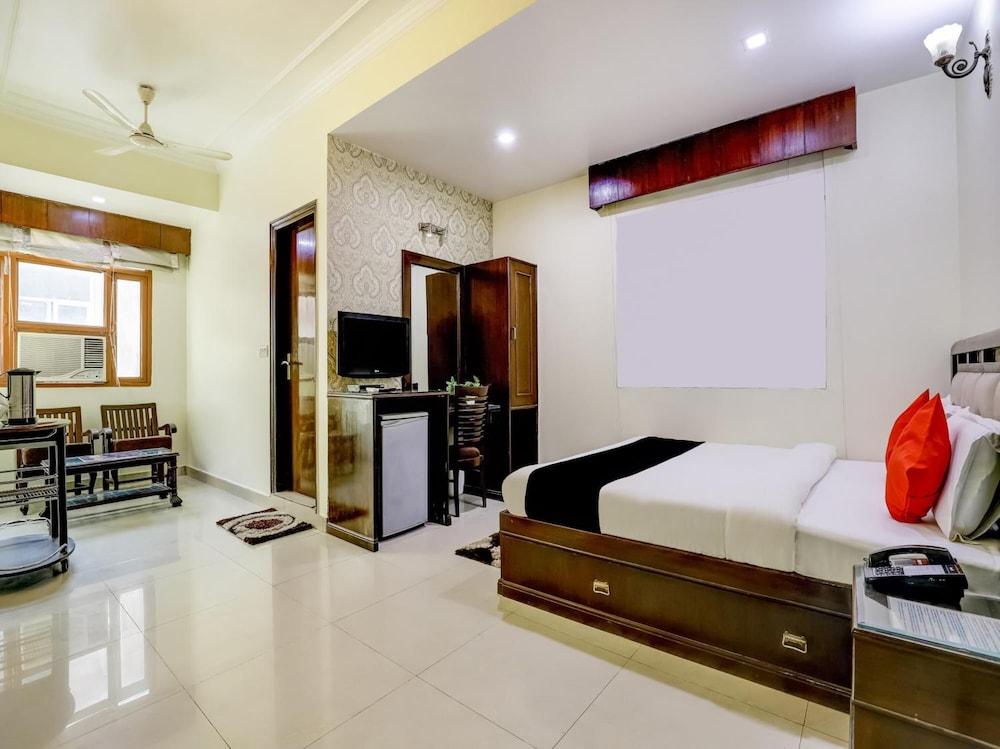 Hotel Grand Park Inn Delhi  Buitenkant foto