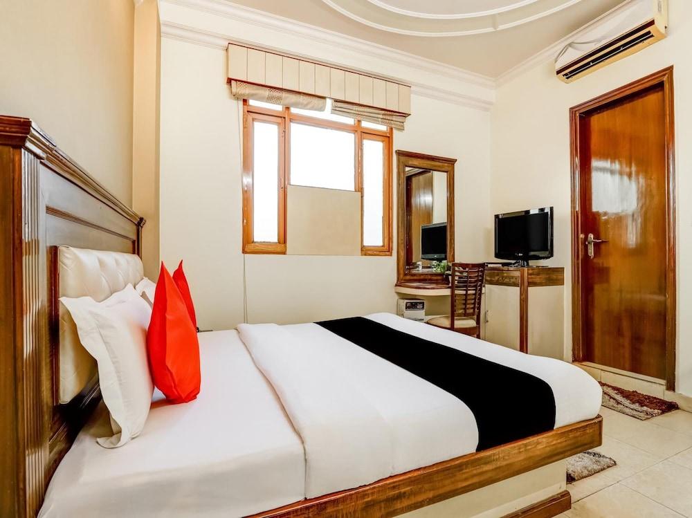 Hotel Grand Park Inn Delhi  Buitenkant foto
