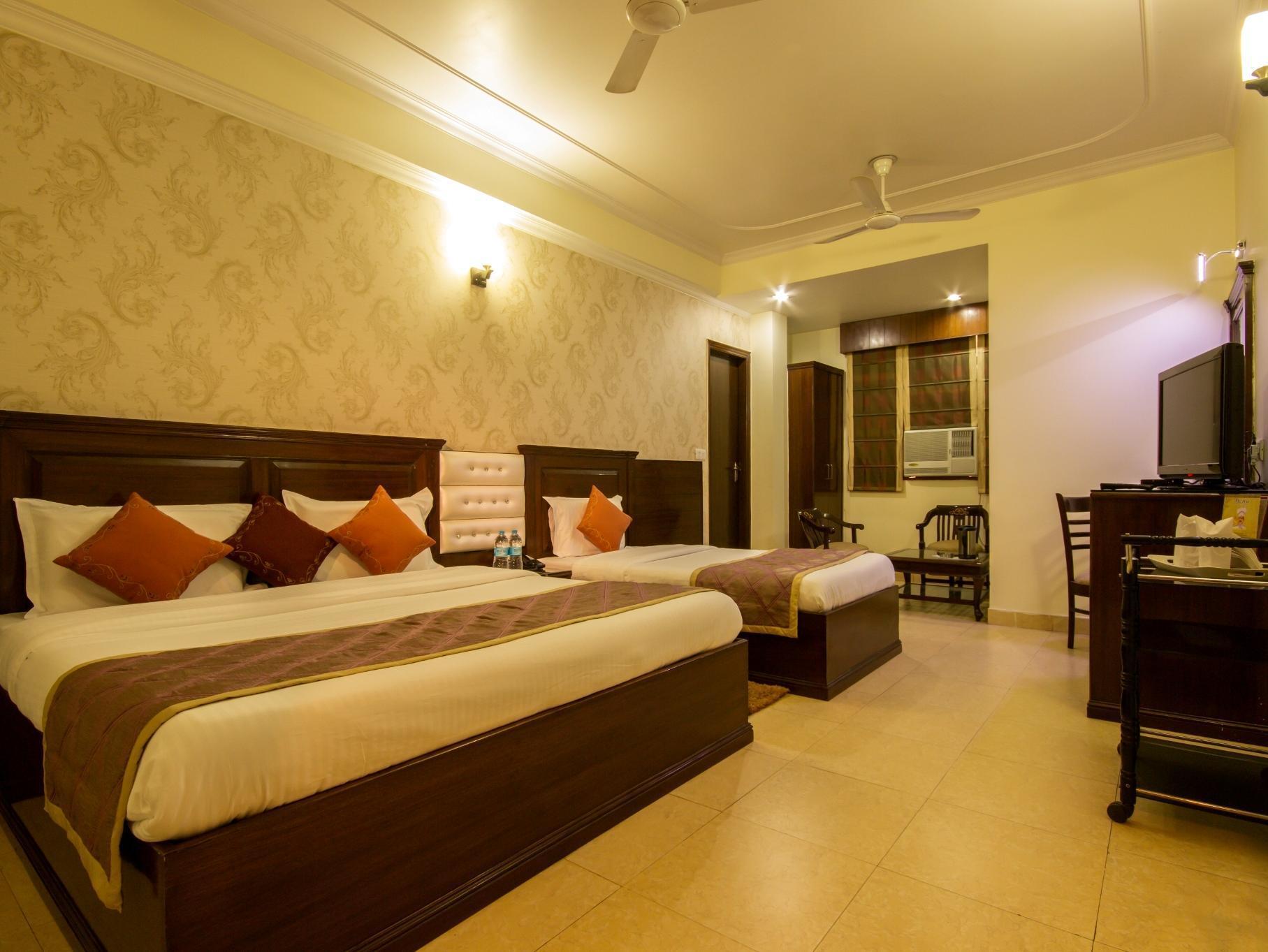 Hotel Grand Park Inn Delhi  Buitenkant foto